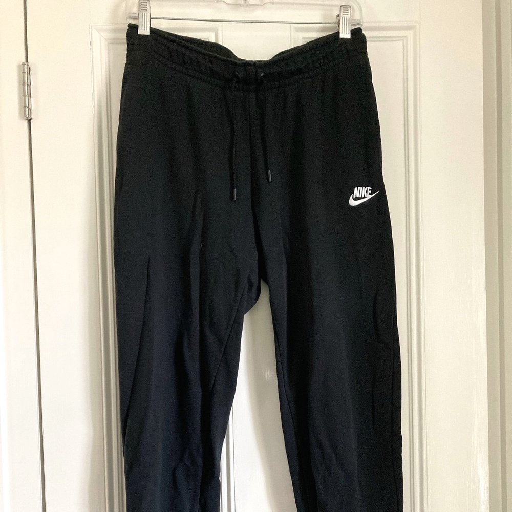 Nike Club Fleece Mid-Rise Joggers